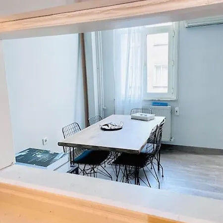 Comfortable 2+1 In Cihangir Center