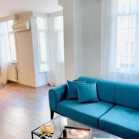 Comfortable 2+1 In Cihangir Center